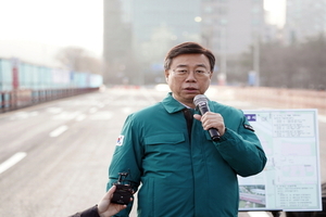 성남시 신상진시장, 수내교 분당 방향 가설교량 설치 완료 …4차로 임시도로 개통