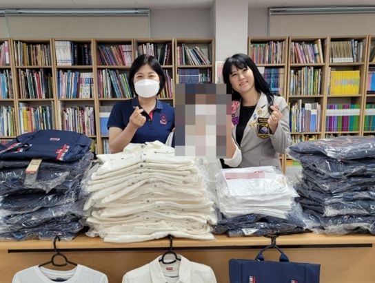 국제로타리3750지구 수원5지역 전난희 대표 매탄1동 The꿈지역아동센터에 의류 및 가방 후원