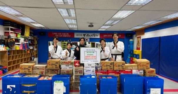 남양주시 별내동 용인대소나무향기태권도장, 지역사회를 위한 사랑의 라면 후원