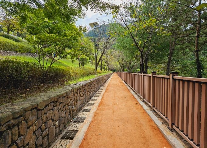 안양시, 병목안시민공원에 맨발산책길・황토체험장 조성