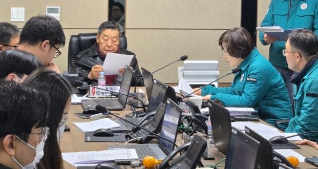 .29일 재난안전대책본부 회의를 주재 중인 가세로 군수