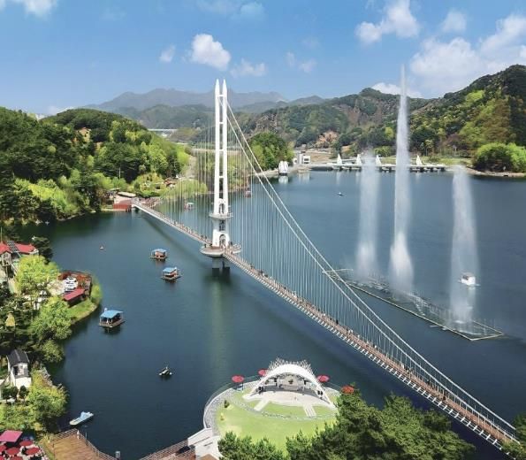 예당호출렁다리 전경