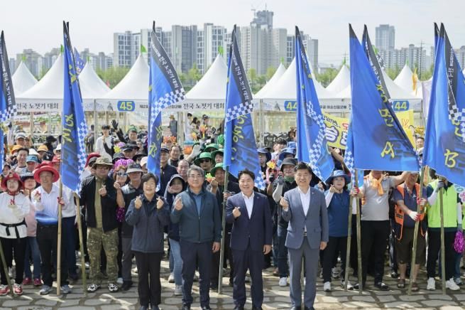 23일 열린 제2회 충무공 이순신장군배 전국 노젓기 대회 개최 모습