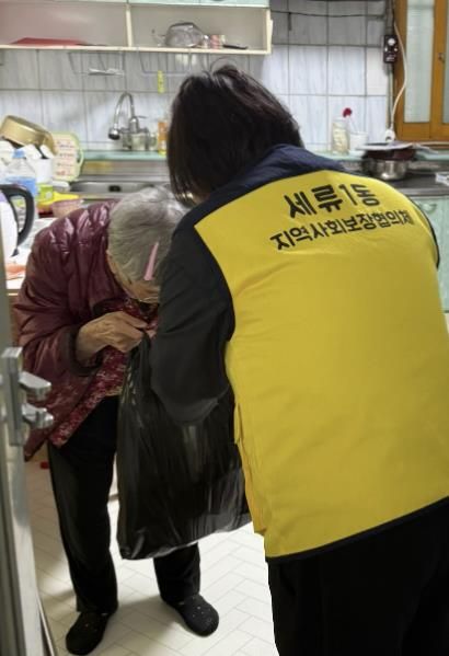 수원시 권선구 세류1동 지역사회보장협의체, “정 나누는 이웃사촌살피미”사업 추진