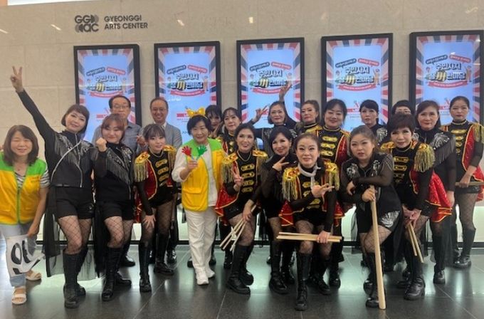 광명시 하안3동 주민자치회가 지난 3일 경기아트센터에서 열린 ‘2025 경기도 주민자치 장끼한마당 노래마당’에 광명시 대표로 참가해 관객들의 큰 주목을 받았다.