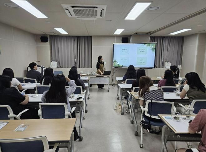 오정청년공간 원데이 프로그램(8월, 테라리움 만들기)