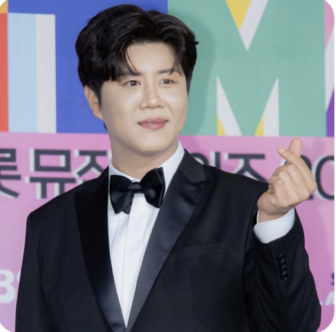 가수 진해성, '니가니가' 역주행 돌풍! 2025년 트로트 대세로 우뚝 서다