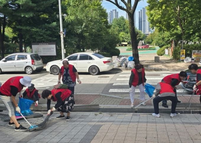 고양시 중산1동, ‘깨끗하고 행복한 동네 만들기’ 마을대청소 실시