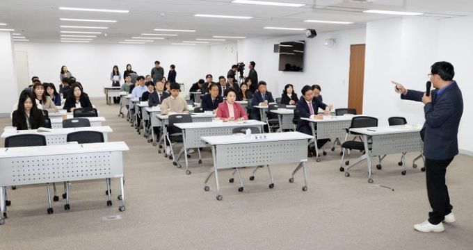 충남도의회, 2025년도 마지막 의정 아카데미 개최