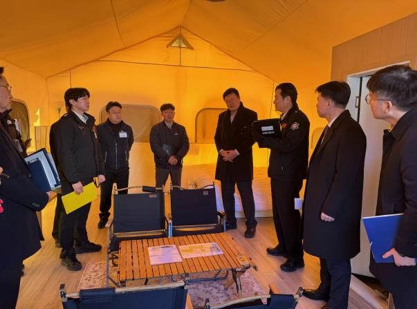 아산시는 문화체육관광부 김대현 제2차관을 비롯해 충청남도와 아산시 관계자, 소방·전기안전 분야 관계자들이 참석한 가운데 합동 안점 점검을 실시했다. 아산 스파포레의 글램핑 시설현장을 방문 모습.