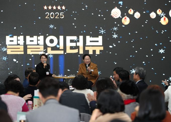 별별인터뷰에 참여한 주광덕 시장