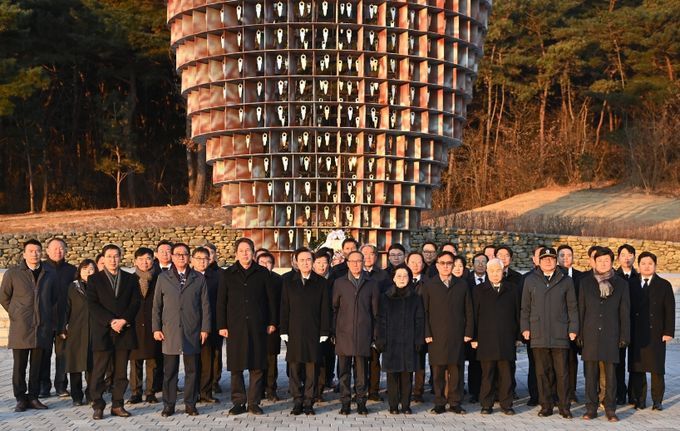 김태흠 지사, 병오년 맞아 신년 참배