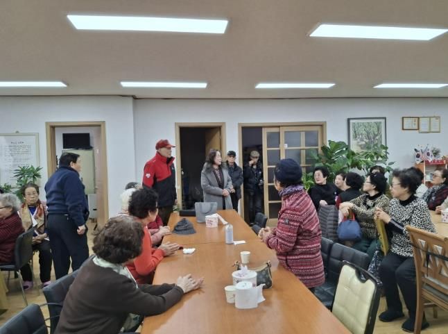 고양시 신임 원신동장, 경로당 순회 방문…신년 인사 나눠