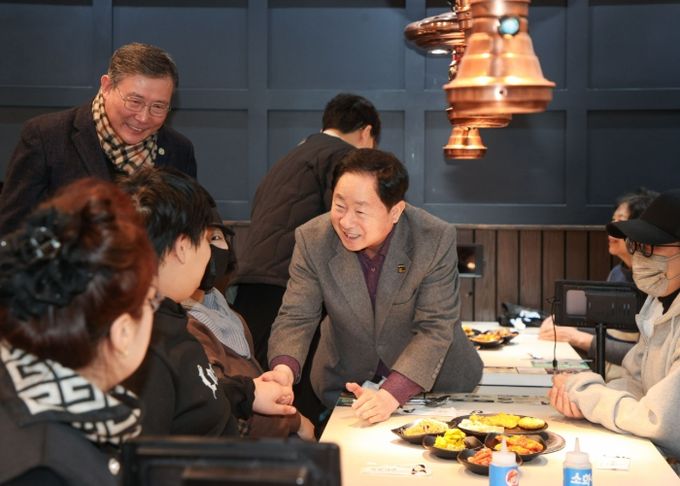 명륜진사갈비 평내호평점, 남양주시 장애인 가족에게 따뜻한 점심 나눔