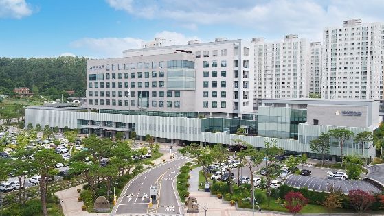 예산군청사 전경