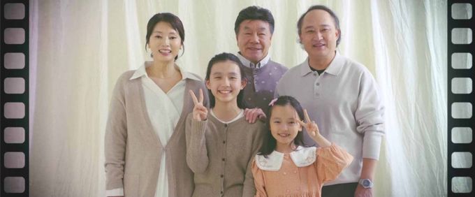 영화 속 한 장면(좌 뒤로부터 김성희, 한인수, 김정팔, 박주원, 차준희)