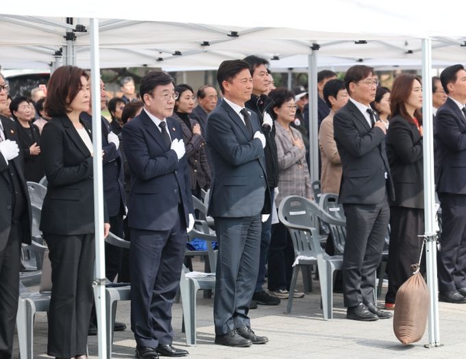 부천시는 지난 26일 안중근공원에서 ‘안중근 의사 순국 116주기 추념식’을 열었다.