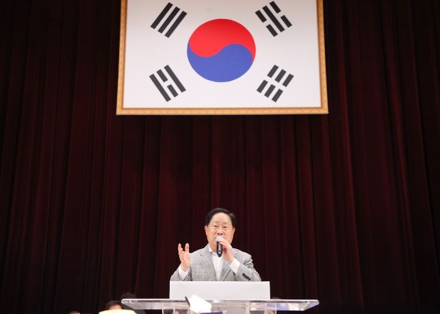 환영사하고 있는 주광덕 시장