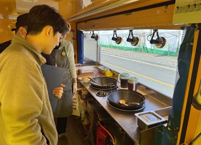 충남 계룡시는 4월 10일부터 12일까지 열리는 ‘향적산 봄나들이’ 축제를 앞두고 식품접객업소 대상 위생 지도·점검을 실시한다.